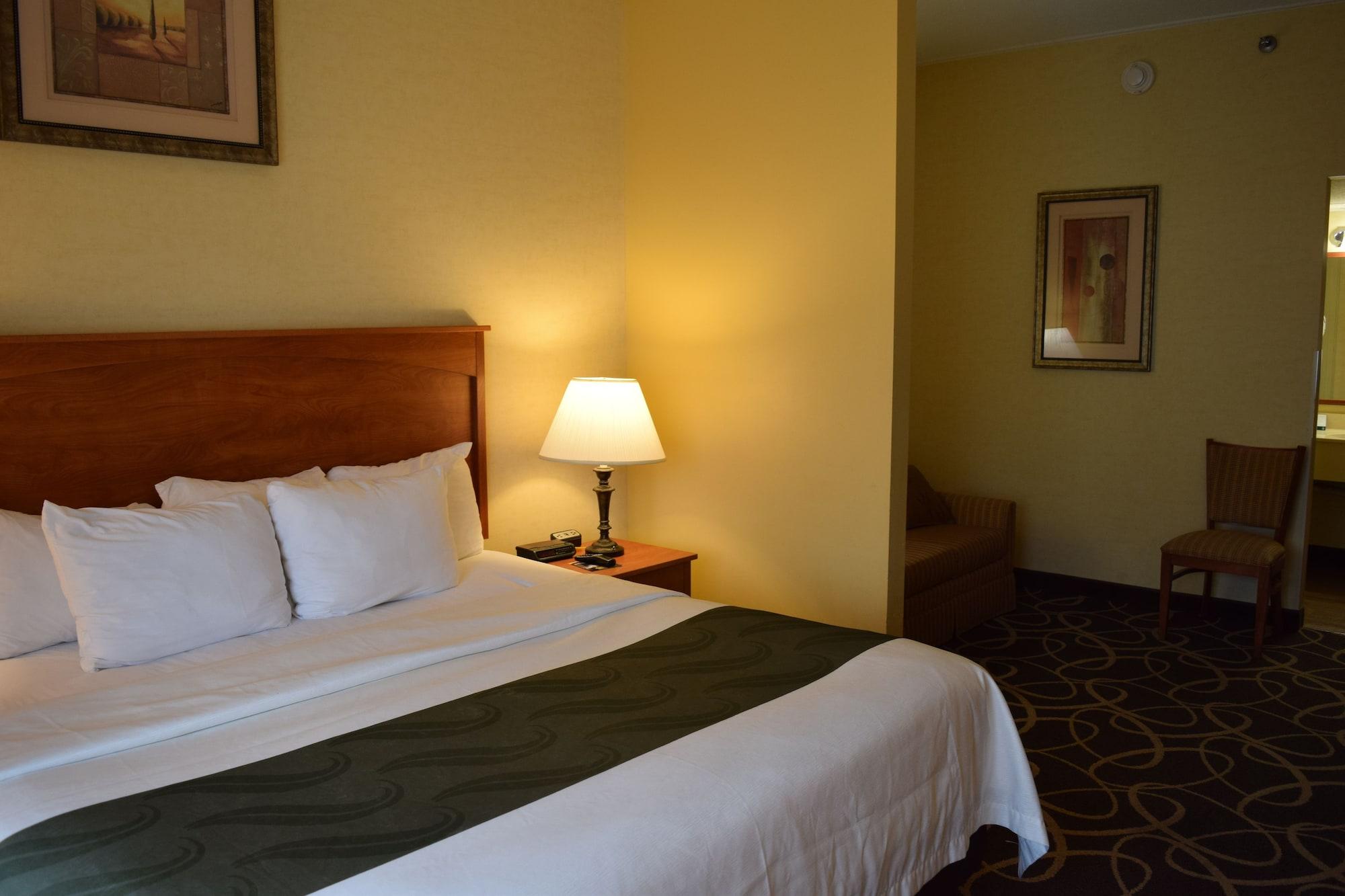 Hotel Quality & At The Falls Niagara Falls