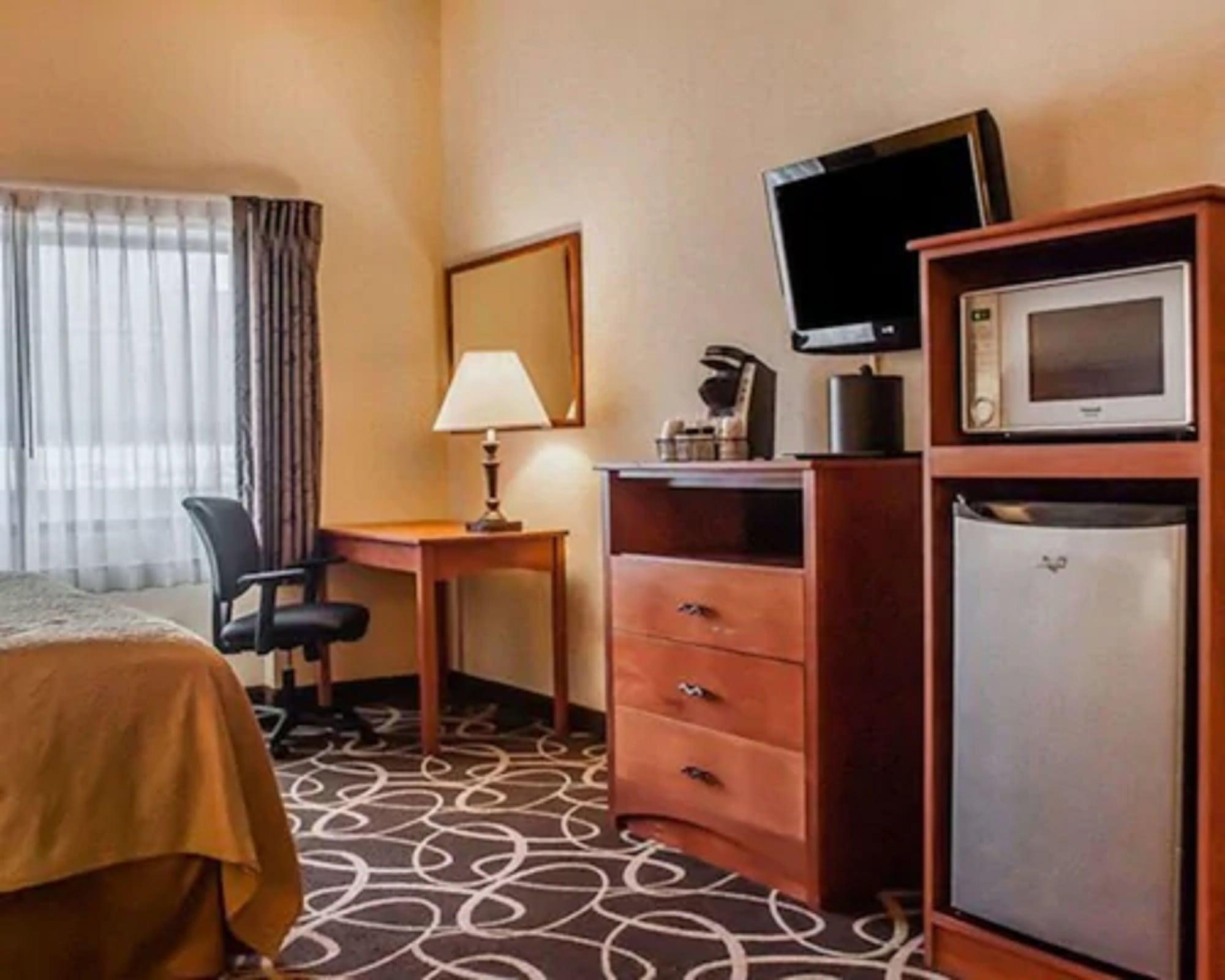 Hotel Quality & At The Falls 3*