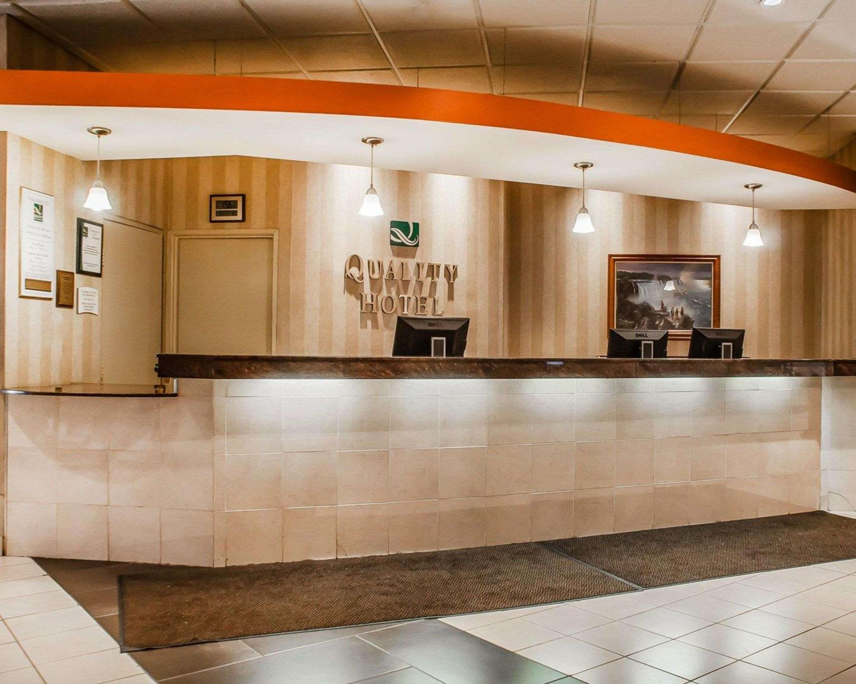 Hotel Quality & At The Falls Niagara Falls