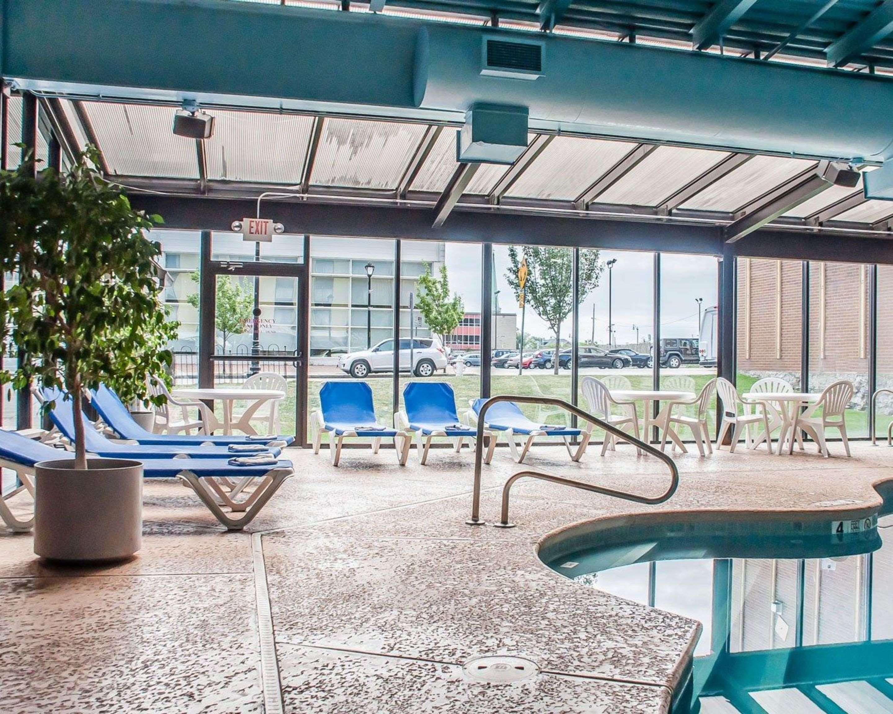 Hotel Quality & At The Falls 3*